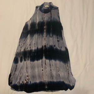 Sleeveless flowy tie dye dress.